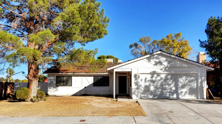 Beautiful Single Story Home in Central L