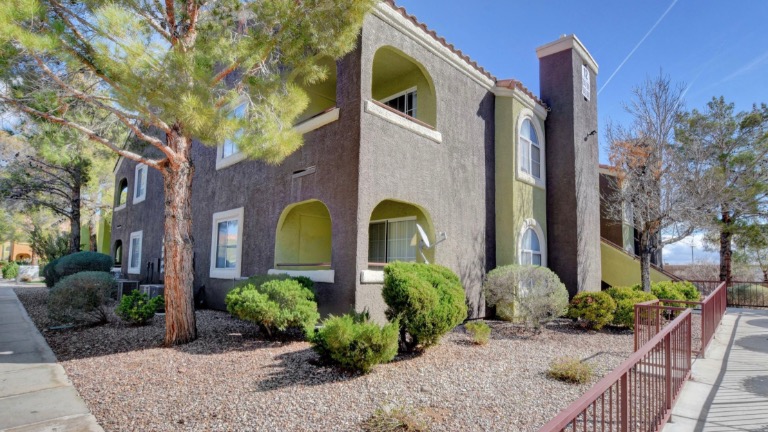 Beautiful Spring Valley Condo